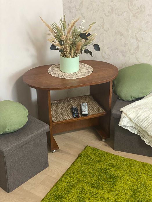 Центр. Вул. Замкова. Поруч парк та став. Власник. Подобово