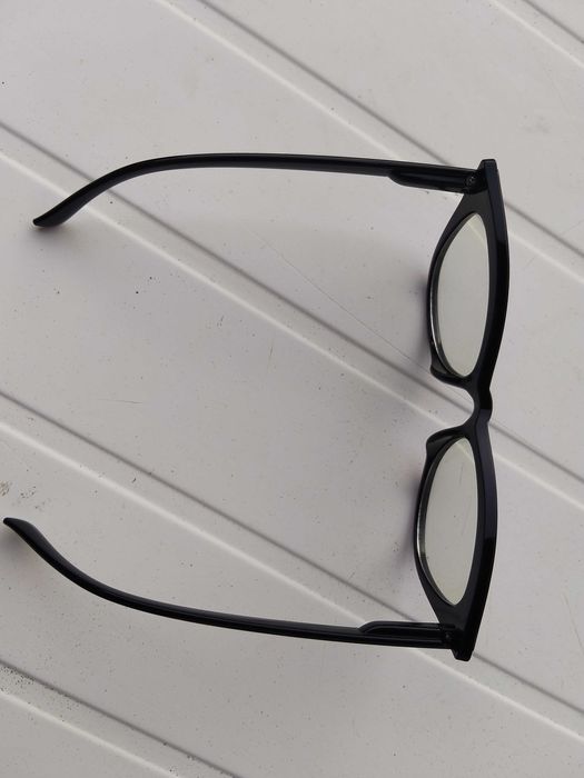 Czarne z białą kreską okulary korekcyjne minus -2,5