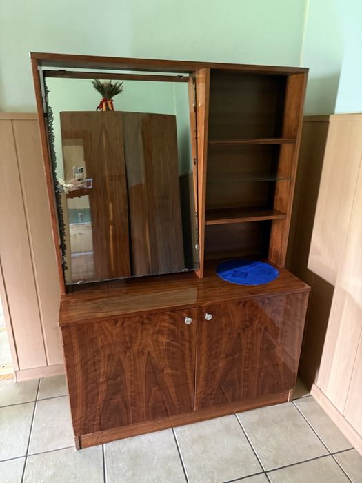 Szafa oraz regal starodawna