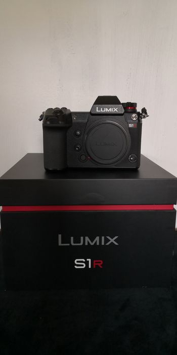 Panasonic Lumix DC-S1R 47mp