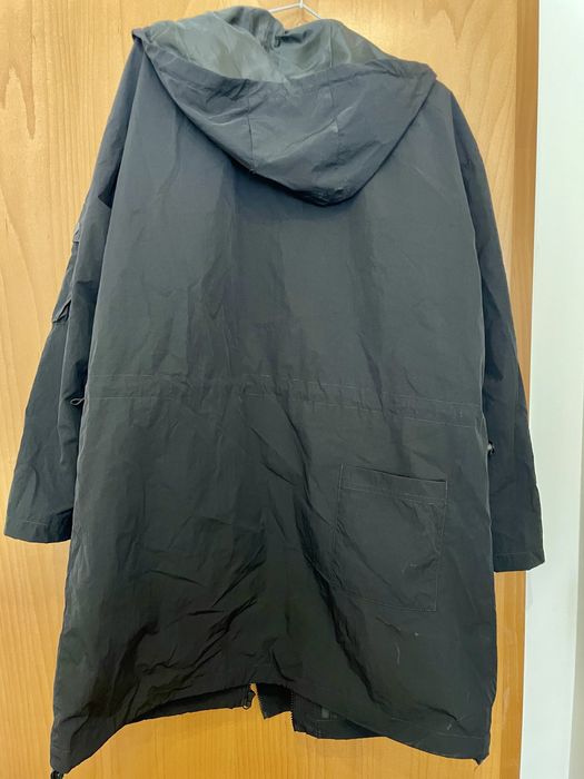 Casaco preto impermeável de senhora