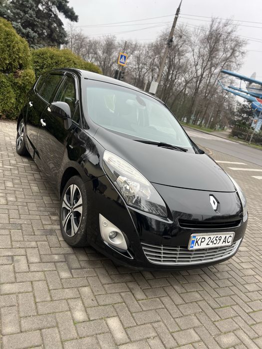 Продам Renault Grand Scenic