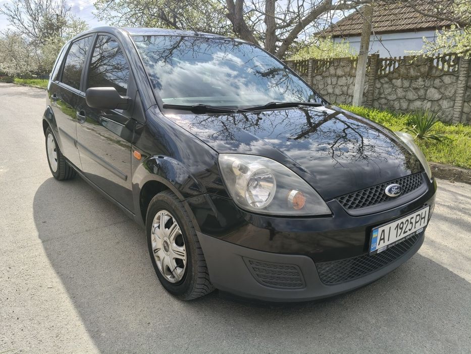 Продам ford fiesta 2007 год 1.3 бензин