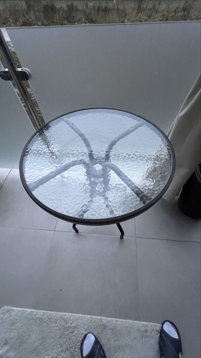 Stolik kawowy balkonowy szklany