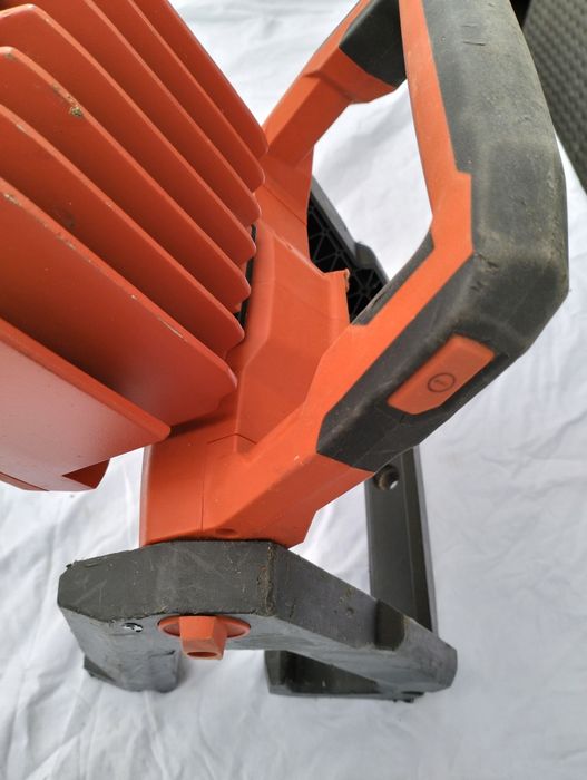 Hilti SL 6 LED lampa pod namiot,do ogrodu, garażu i nie tylko