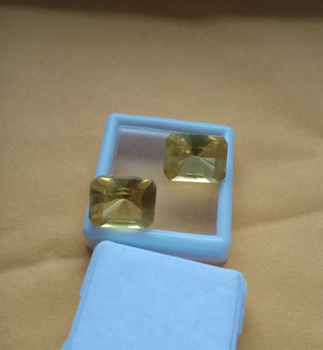 Par de Safiras com 21.10 Quilates