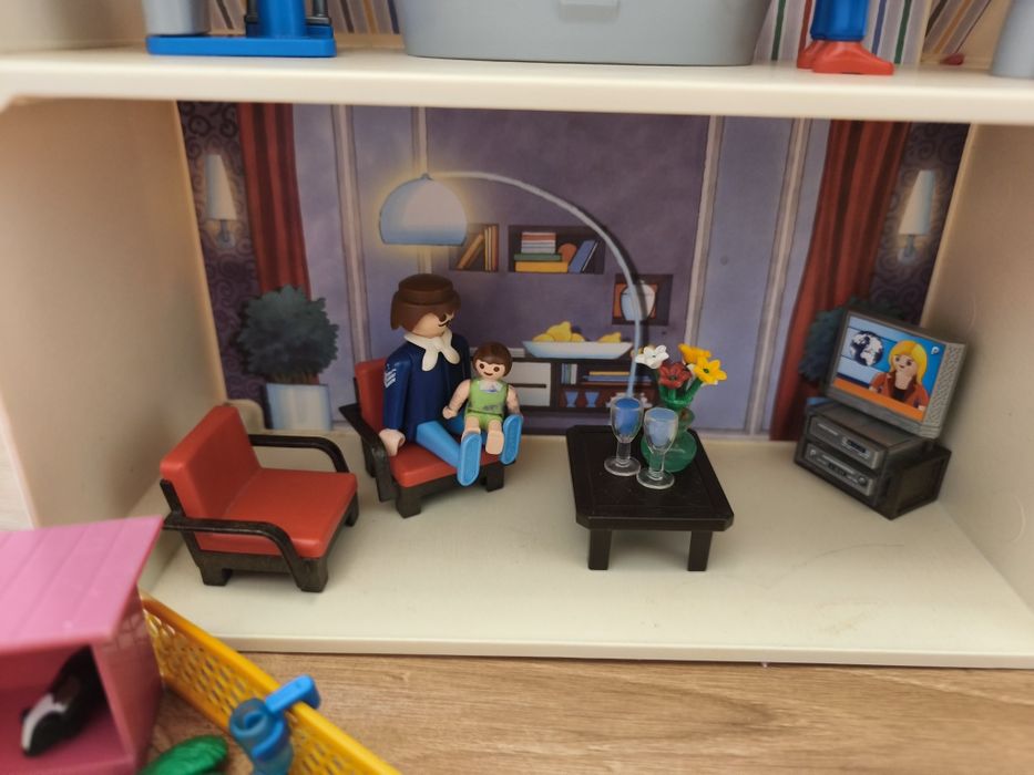Domek Playmobil z akcesoriami gratis zagroda ze zwierzętami