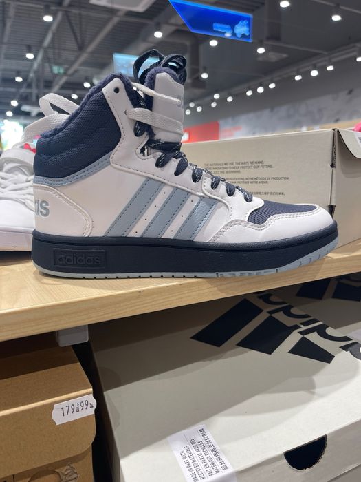 Дитяче взуття ADIDAS HOOPS MID 3.0