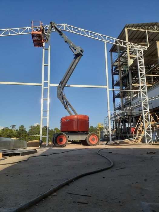 Construção de armazem e estruturas metalicas