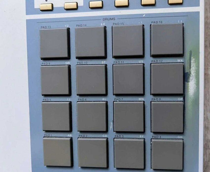 sampler vintage Akai mpc 2000 XL