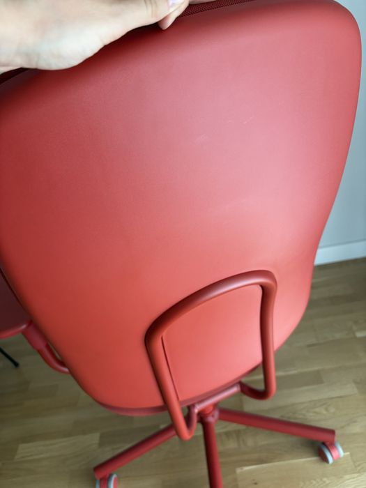 SMORKULL - krzesło biurowe z podłokietnikami Ikea - czerwone