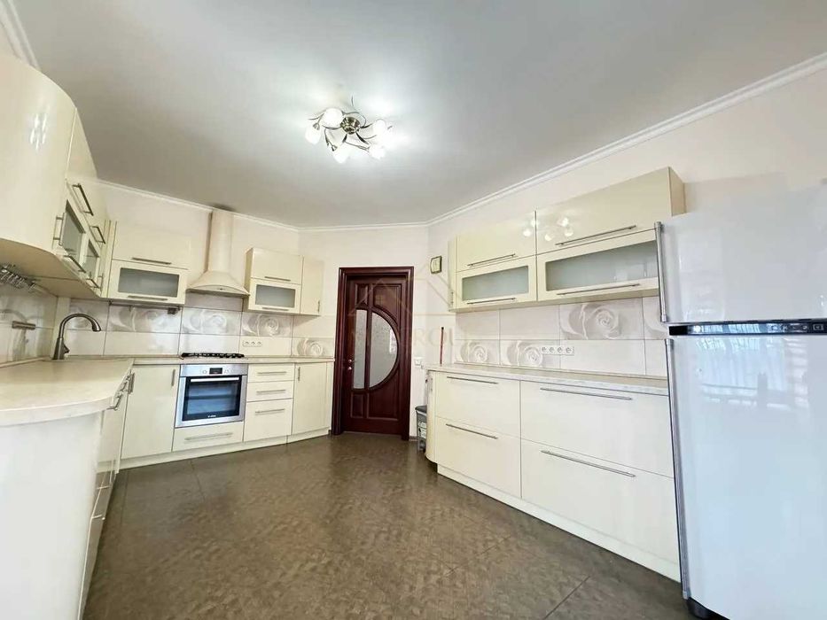 Продаю Будинок з ремонтом, меблями та зручним розташуванням!!!