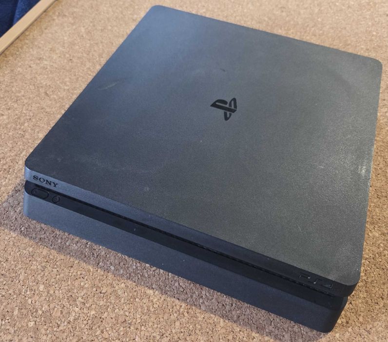 Play Station 4 SLIM 1TB + Gra