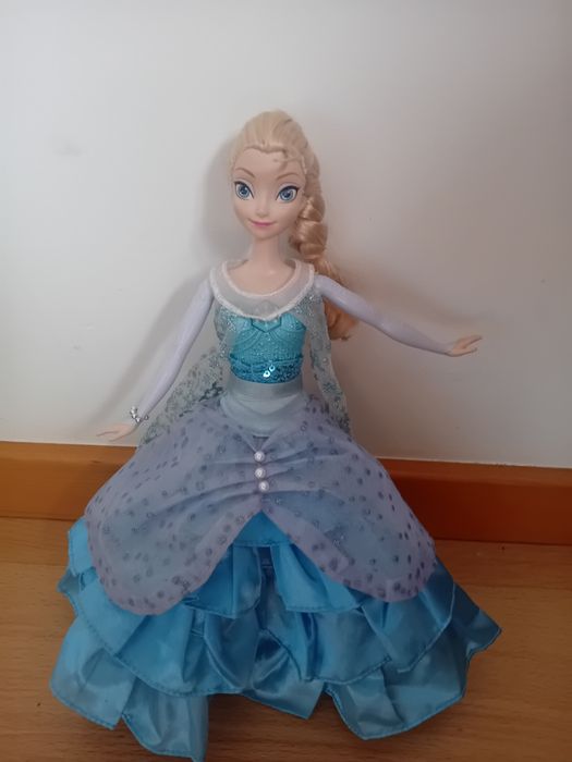 Boneca frozen ( Elsa)