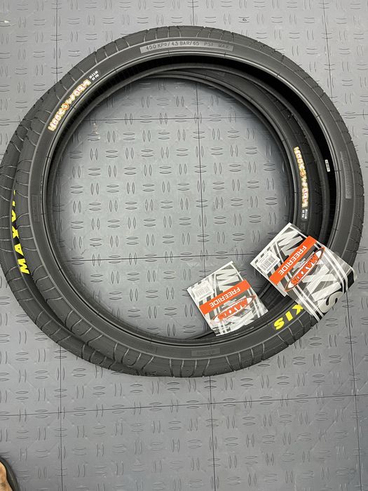 Par de pneus maxxis hookworm 26x2.5