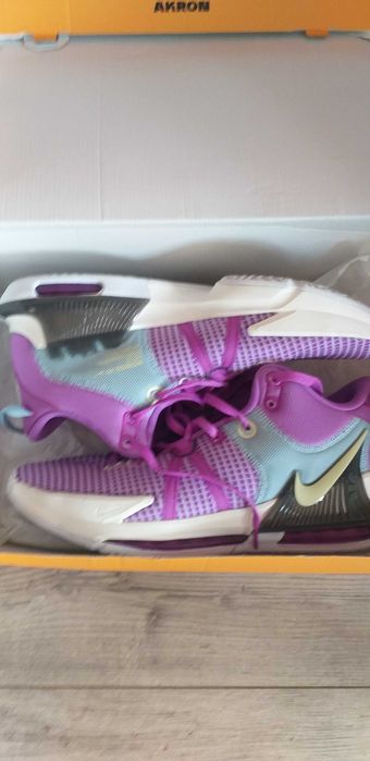 Buty męskie Nike Lebron