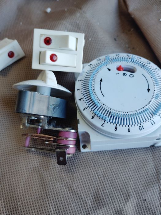 Programator termostat i wyłączniki