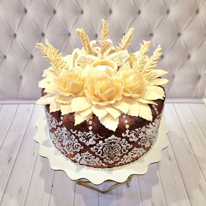 Свадебный торт и каравай