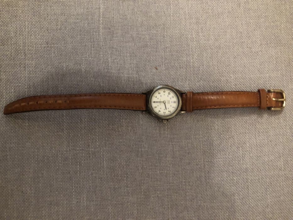 Diversos relogios de  senhora