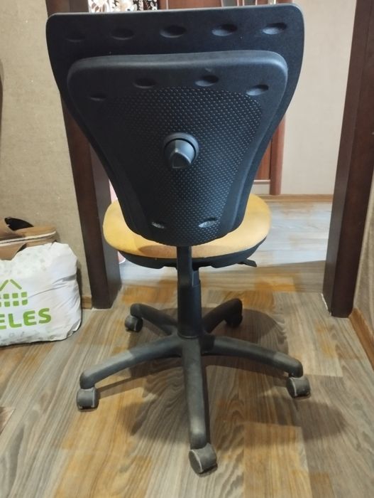 Продам компьютерное кресло