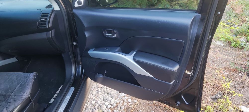 Продам Mitsubishi Outlender XL