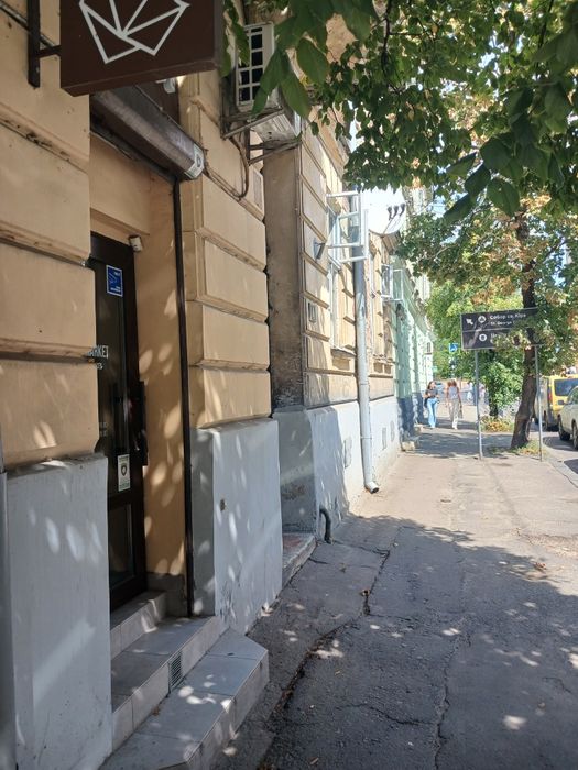 Здається в оренду приміщення  м.Львів кут вул. Антоновича-вул.Бандери