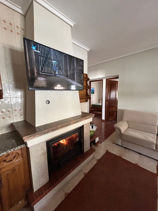 Apartamento T2 alugar disponível a partir  1 de maio  com estação de carregamento de carro elétrico no parque  completamente mobilado