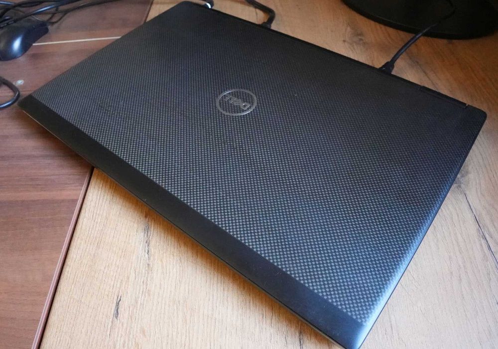 Laptop Dell Precision 7730 Intel Core i9 128 GB RAM / 3000 GB NVidia 5200 16GB