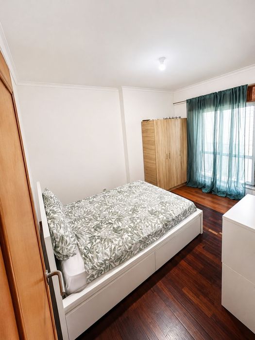 1 quarto disponivel em rio de mouro