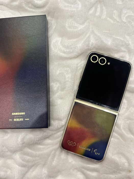 Телефон Samsung GALAXY Z Flip 6 (olympic)