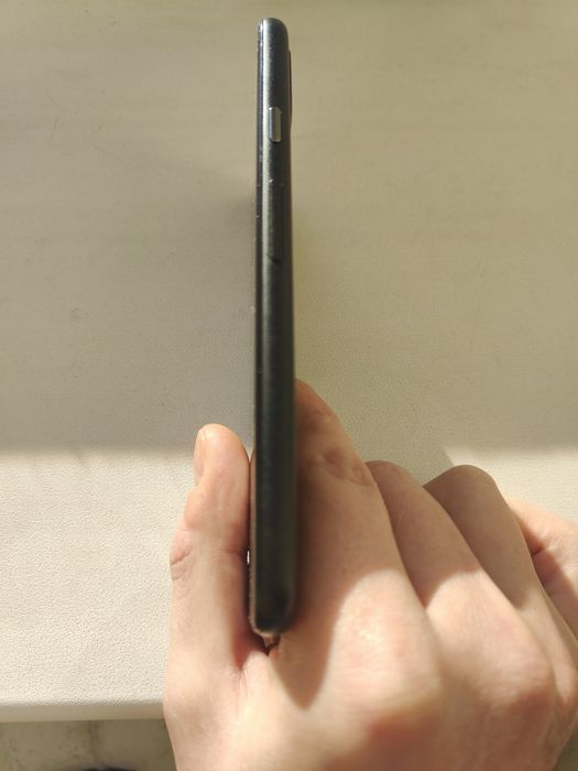 Продам телефон Google Pixel 5(8/128) neverlock + навушники Nokia