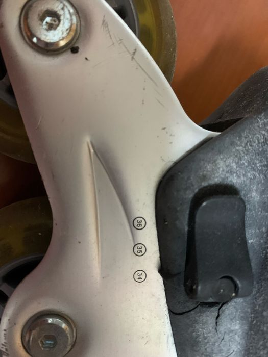 Parina em linha de rapaz ajustáveis 34-36