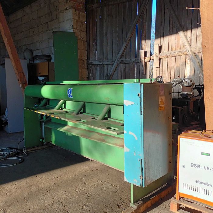 Gilotyna  hydrauliczna  do blachy SAFAN 2500/4