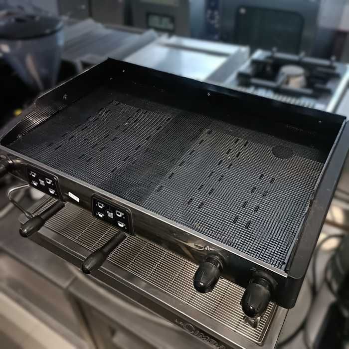 Máquina de café automática La Cimbali M24 com 2 grupos (765x530x500mm)