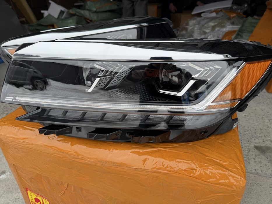 Фари Volkswagen Passat B9 2020-2024 рік права та ліва