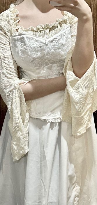 Корсет білий з квітковою вишивкою