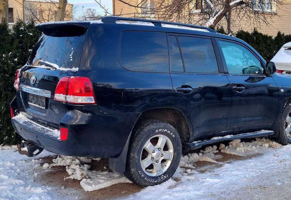 Toyota Land Cruiser 200 2011 4.5 дизель З ЕС