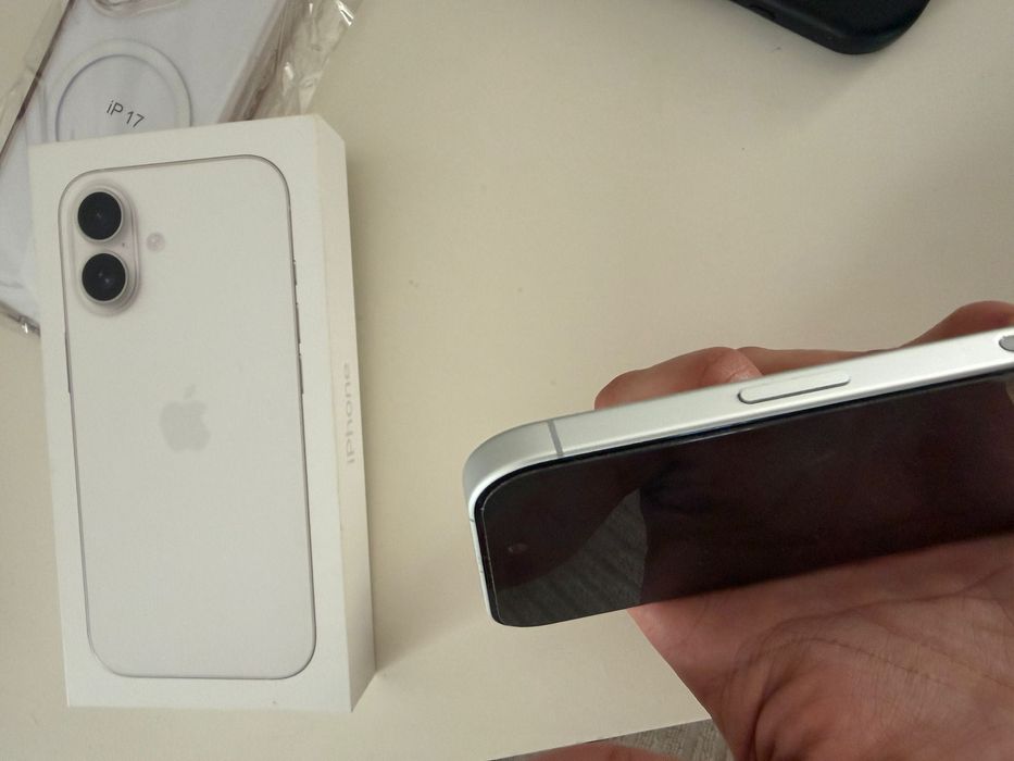 iPhone 17 branco 256g 800€