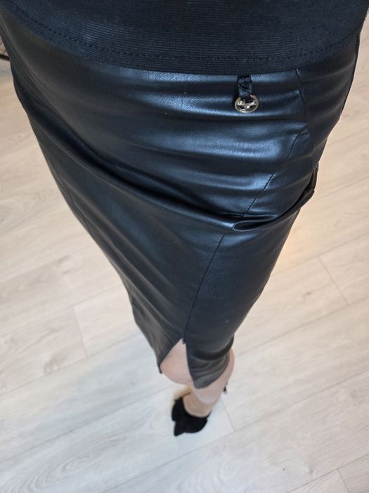 Spódniczka z rozporkiem