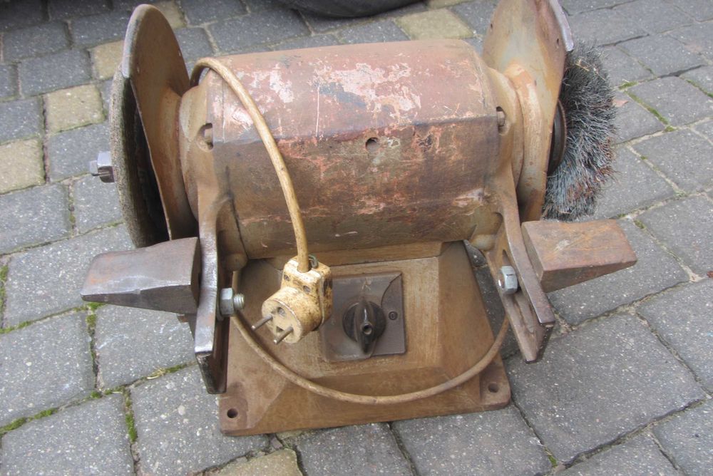 Szlifierka stołowa 230 vdo ostrzenia noży kosiarki