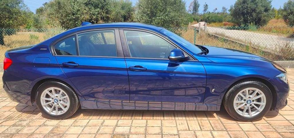 BMW 330e plugin hibrido 252cv / 220€ mês