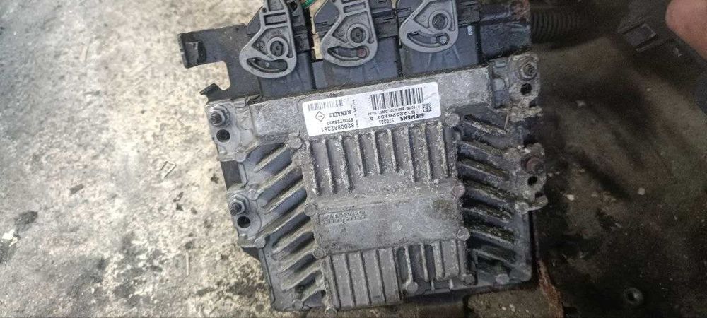 Блок управления двигателем Renault Laguna III 1.5 DCI 8200882381