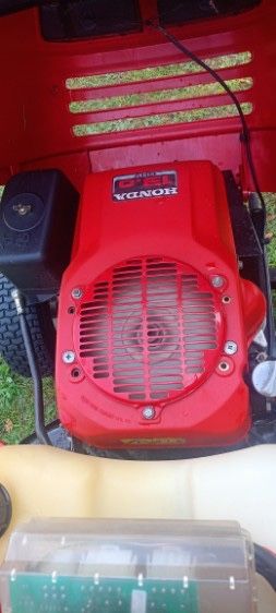 Traktorek ciagniczek honda 2113