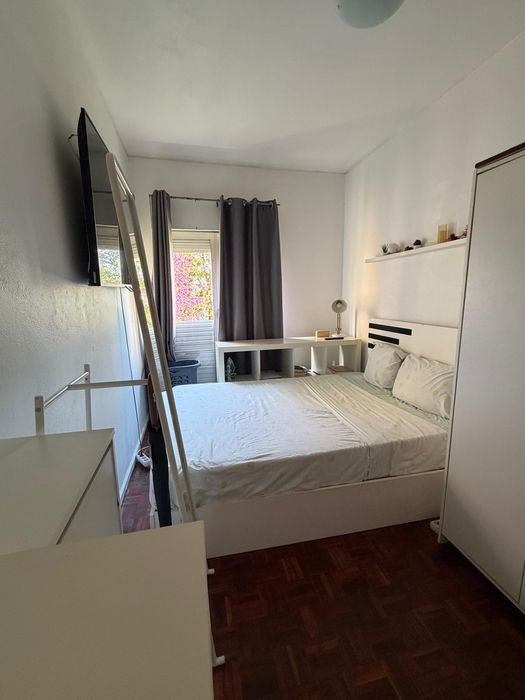 Quarto de casal ou solteiro para arrendar