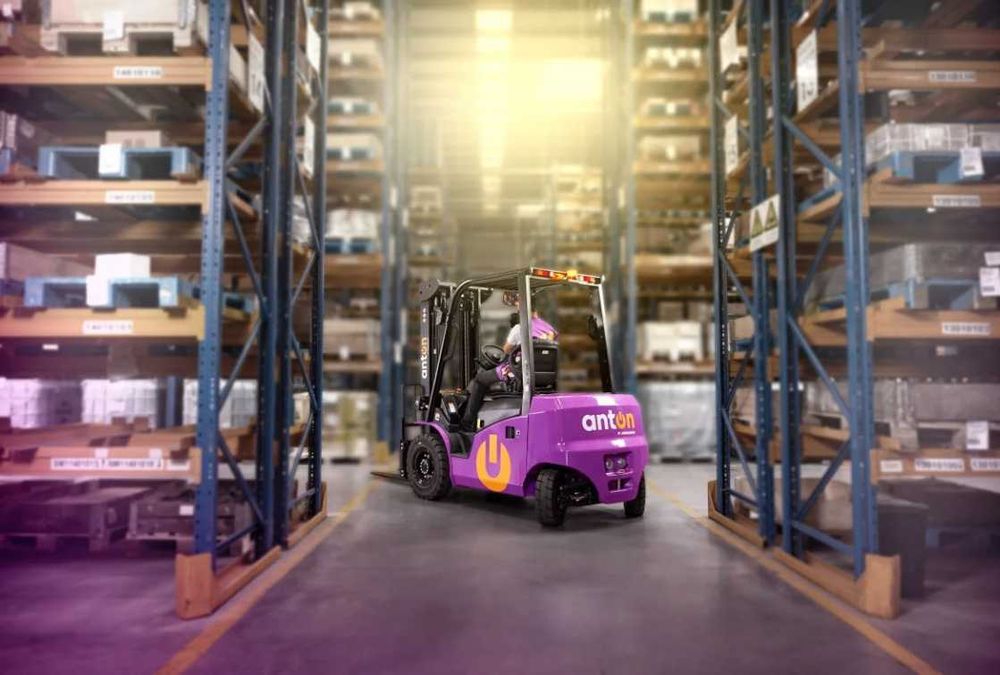 Wózek widłowy Elektryczny ANTON CBH 3.0 v3 3t 3000kg, triplex 4,8m, kabina,