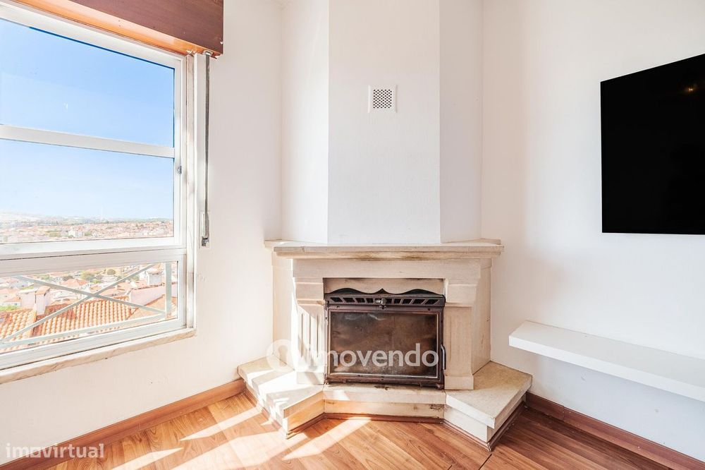 Apartamento T4 Duplex, com vistas sobre Sintra, no Algueirão