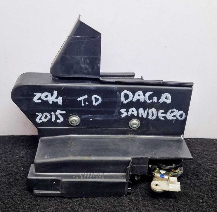 Fechadura / Fecho Porta Trás Direito 825022281RG - DACIA SANDERO II