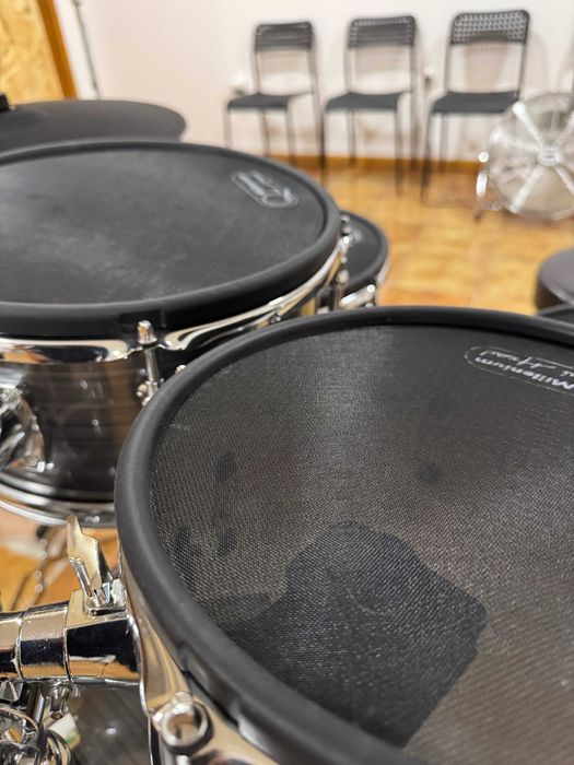Bateria eletrónica - Millenium MPS1000 + Extras
