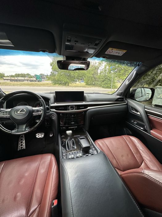 Продам Lexus LX570 f-sport 2019г 60000$