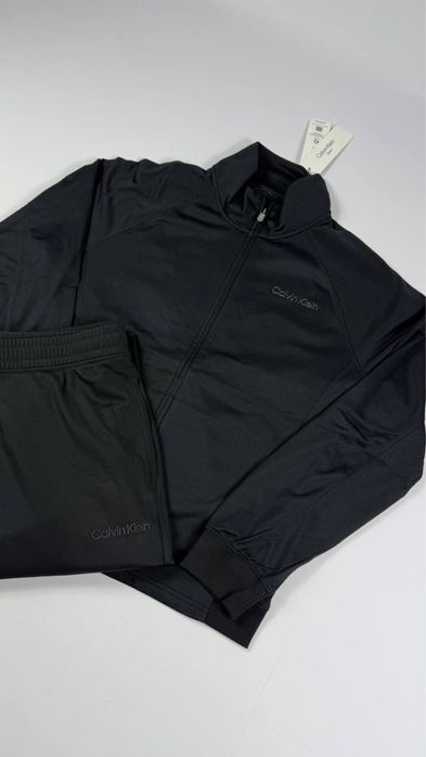 Костюм від брнеду Calvin Klein